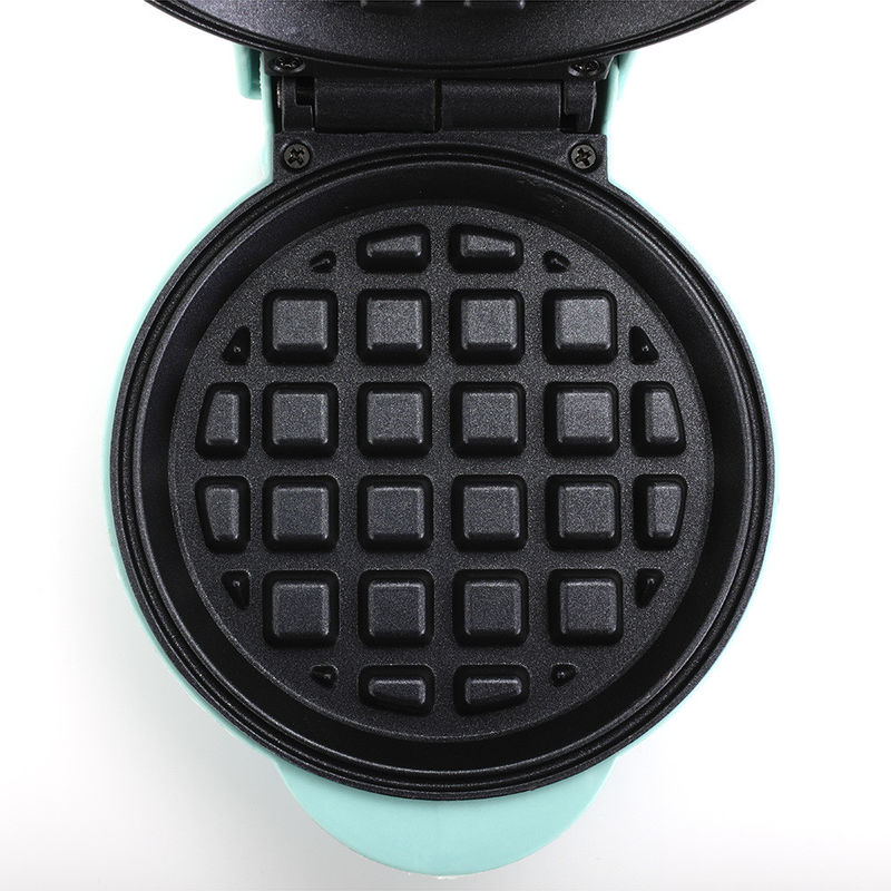 Vendita calda alloggiamento colorato Egg Waffle Maker mini waffle maker per la cucina